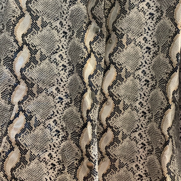 Oversized Jacket - Picture 3 of 5